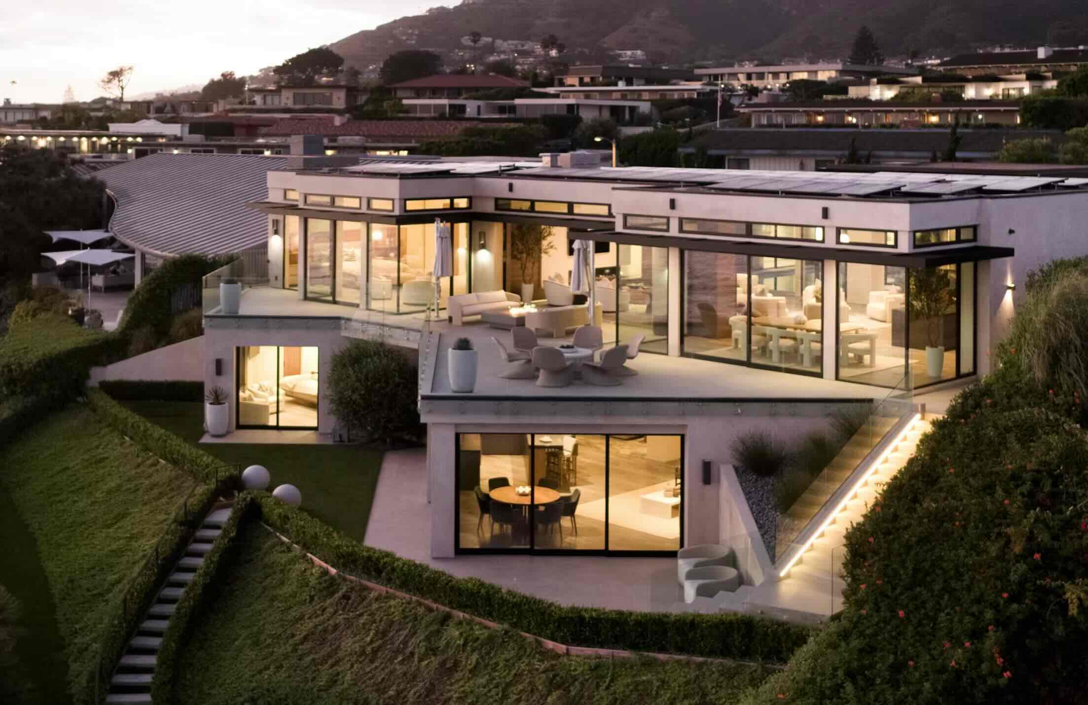 This Oceanfront Home Sold for a Record-Breaking Price. Now It Could Fetch Even More.