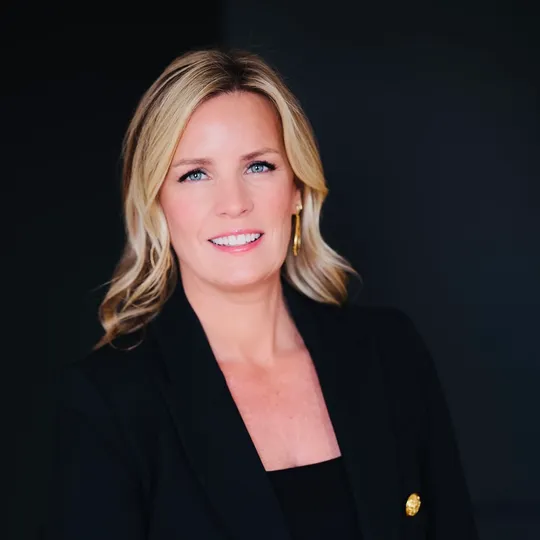 Kira Jennings, Agent in  - Compass