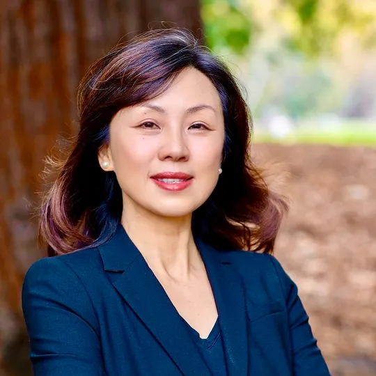 Esther Zhang, Agent in  - Compass