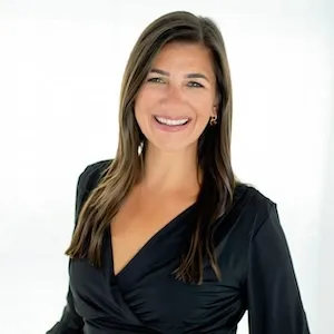 Shoshana Snyder, Agent in  - Compass