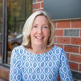 Lisa Howitt, Agent in  - Compass