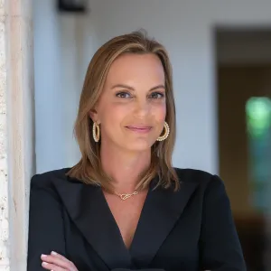 Amy Hearin, Agent in  - Compass