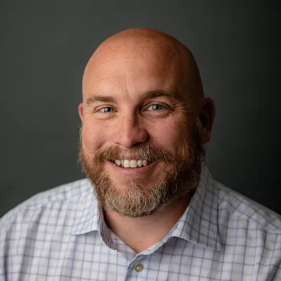 Alex Henneke, Agent in  - Compass