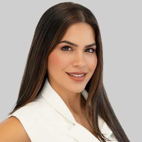 Daniella Cohen, Agent in  - Compass