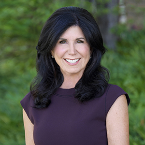 Headshot of Lori Mahowald