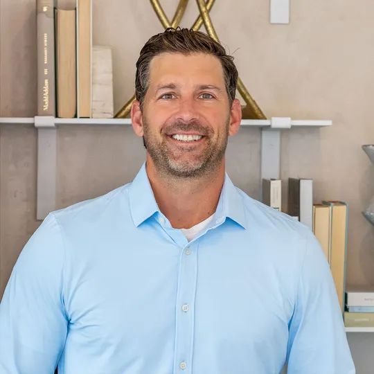 Deacon Swift, Agent in  - Compass