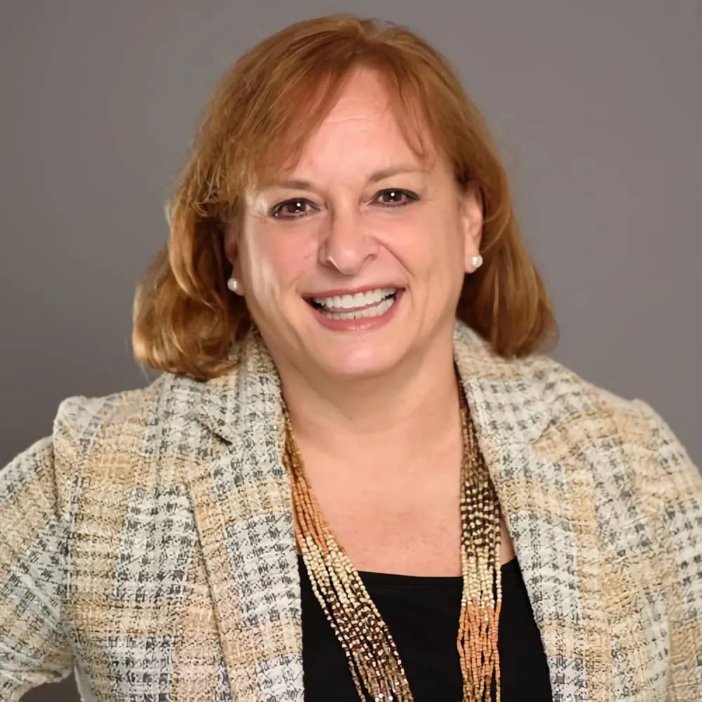 Headshot of Christine Knapp