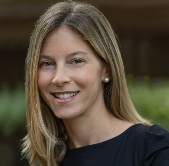 Headshot of Alexandra Roth