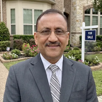 Max Kumar, Agent in  - Compass