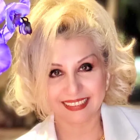 Atousa Nik, Agent in  - Compass