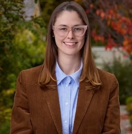 Emma Guardia, Agent in  - Compass