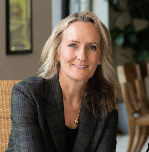 Diana Braun, Agent in  - Compass