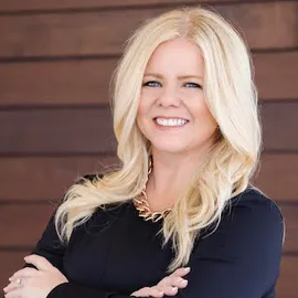 Kim Jarrett, Agent in  - Compass