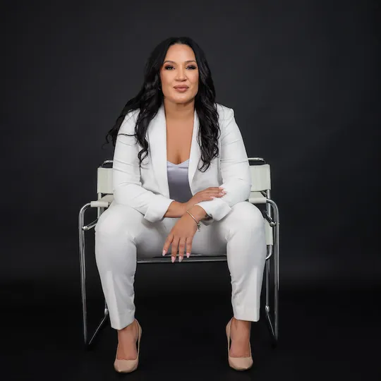 Luz Lopez, Agent in  - Compass