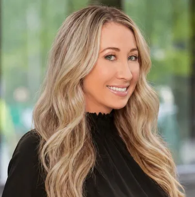 Tori Rubin, Agent in  - Compass