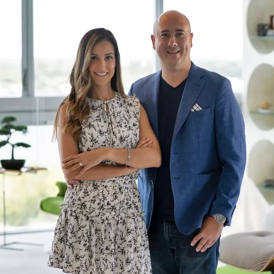 Vito & Ana, Agent in  - Compass