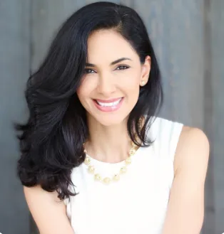 Erika Khoury, Agent in  - Compass