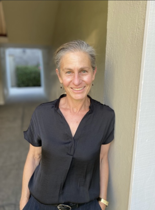 Headshot of Lisa Davison