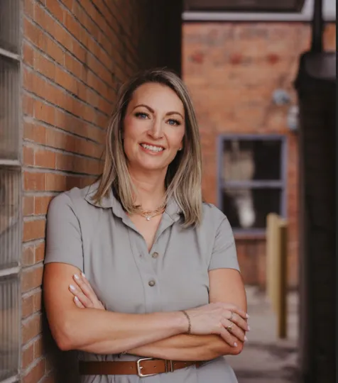 Liz Poladsky, Agent in  - Compass