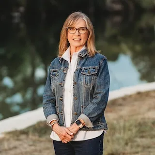 Rebecca Minnick, Agent in  - Compass