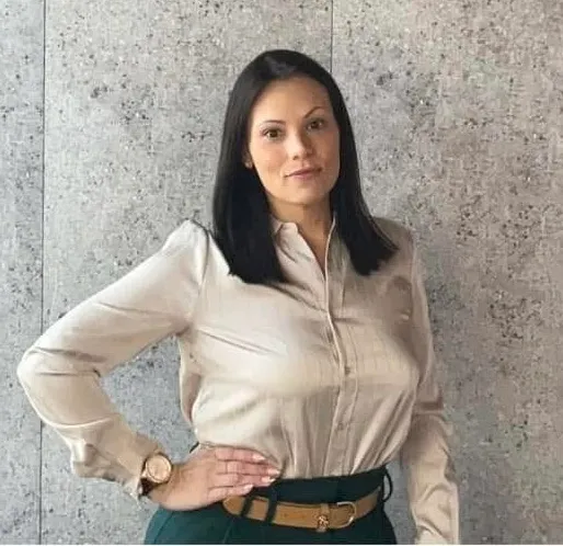 Abigail Weikel, Agent in  - Compass