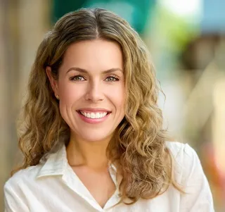 Erin Pollex, Agent in  - Compass