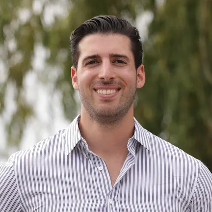 Lawrence Hakimi, Agent in  - Compass