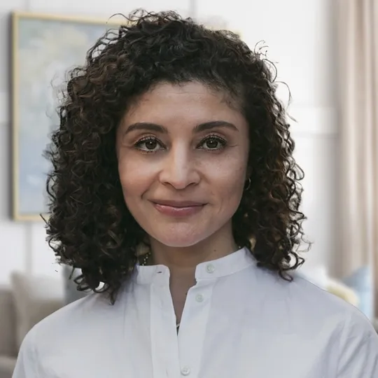 Gabriela Gray, Agent in  - Compass