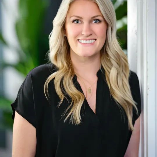 Kelsey Cretini, Agent in  - Compass