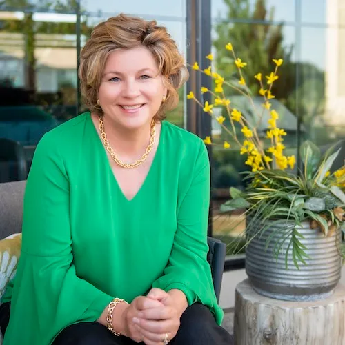 Shelley Shatzer, Agent in  - Compass