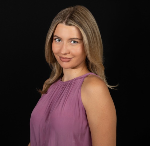 Headshot of Lexi Holtz