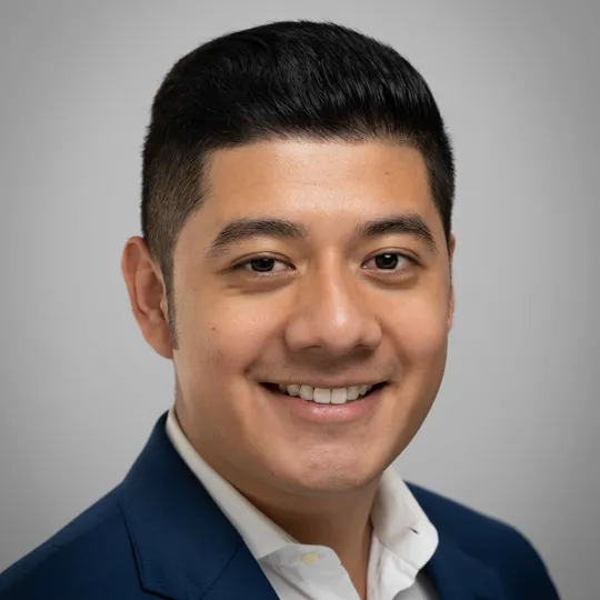 Juan Montes De Oca, Agent in  - Compass