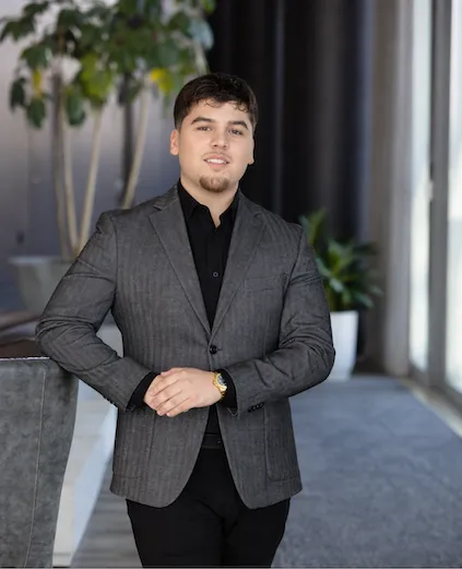 David Poveda, Agent in  - Compass