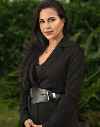 Isabel Hidalgo, Agent in  - Compass