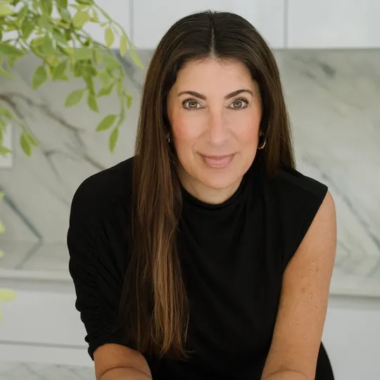 Yona Strougo, Agent in  - Compass