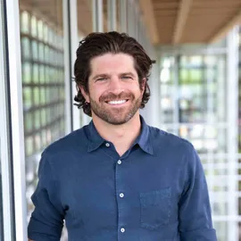Hank Carter, Agent in  - Compass