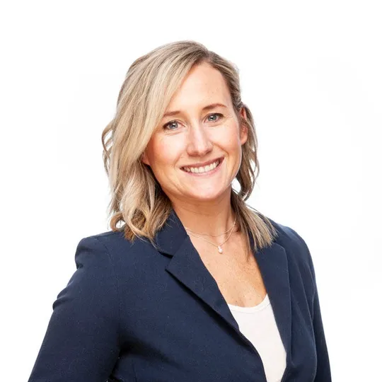 Katie Schmidt, Agent in  - Compass