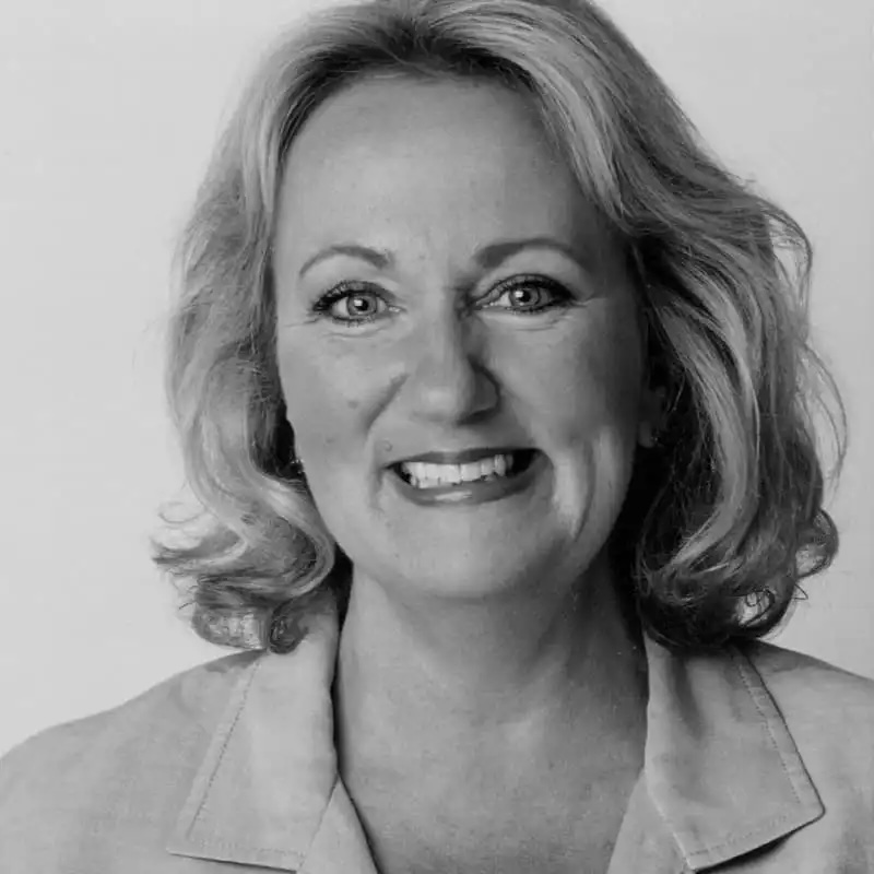 Headshot of Leeann Grayson