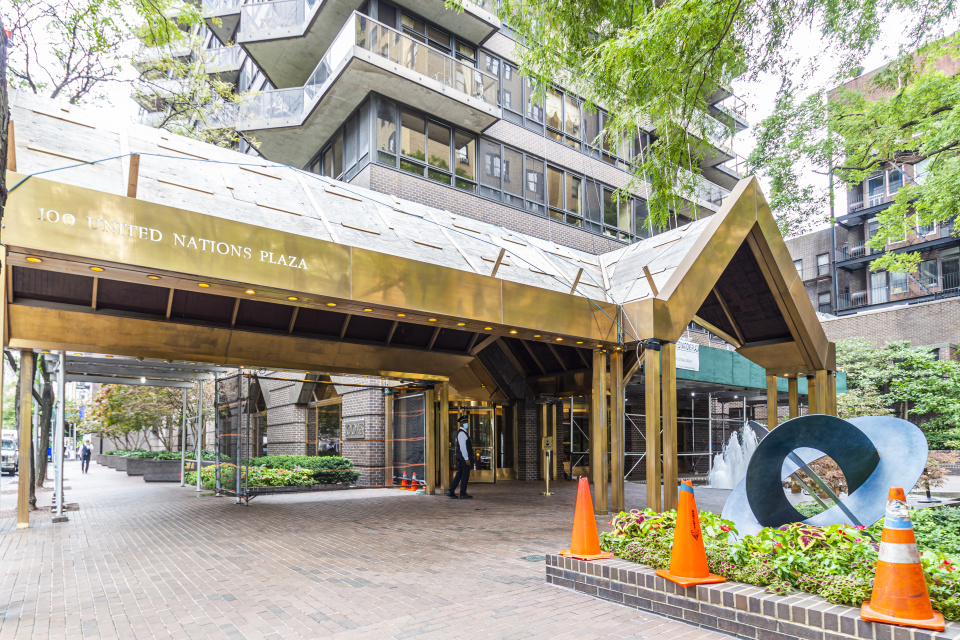 $6,750 | 100 United Nations Plaza, Unit 18A | Midtown East