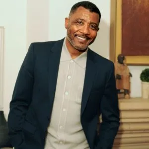 Ethan Carson, Agent in  - Compass