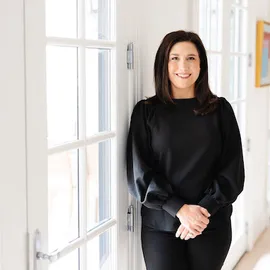 Valrie Eberstein, Agent in  - Compass