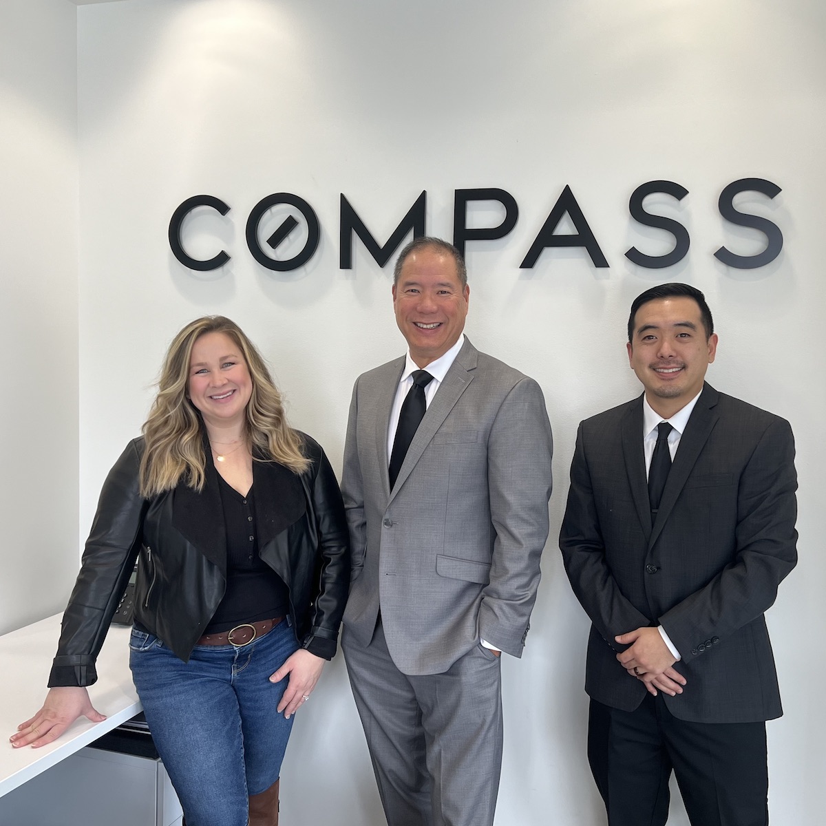 Hoh Real Estate Group, Agent in  - Compass