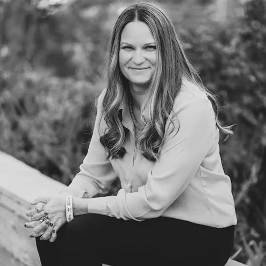 Angela Livingston, Agent in  - Compass