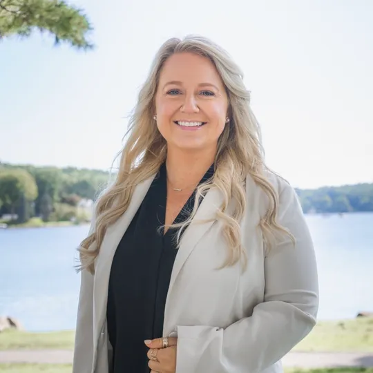 Brie Stephens, Agent in  - Compass