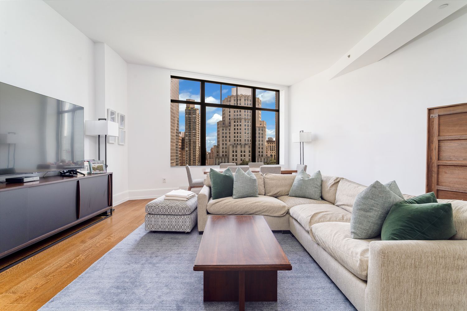 Photo of 10 Madison Sq W, Unit 16F