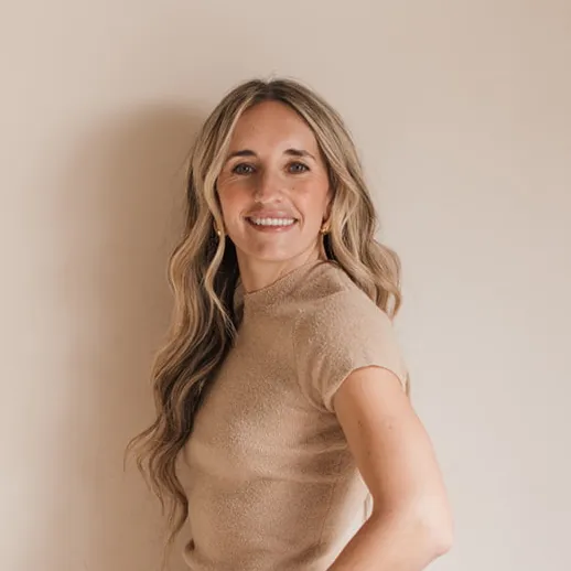 Courtney Riddle, Agent in  - Compass