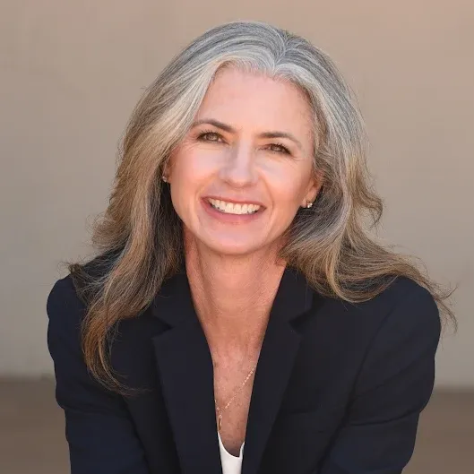 Hillary Gurley, Agent in  - Compass