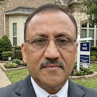 Max Kumar, Agent in  - Compass