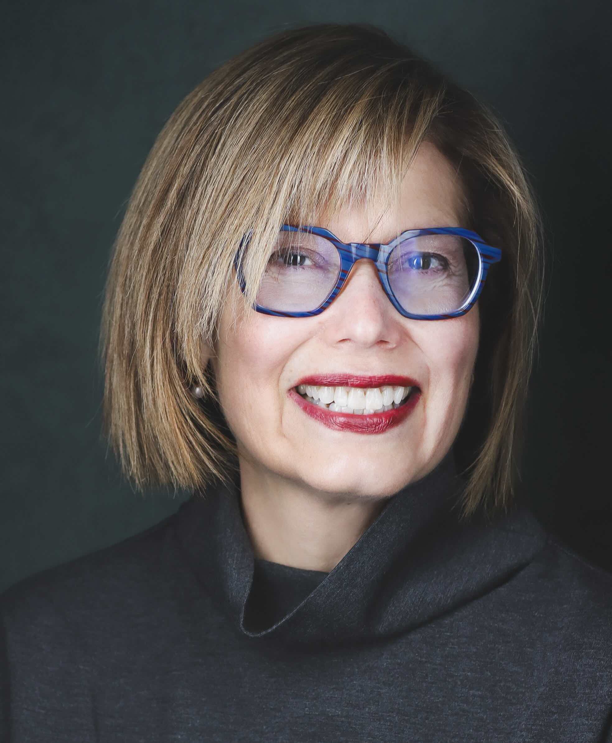 Headshot of Mara Farrell