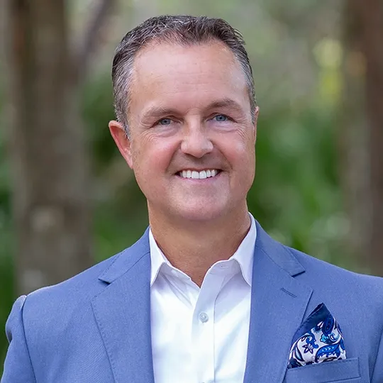 Dan George, Agent in  - Compass